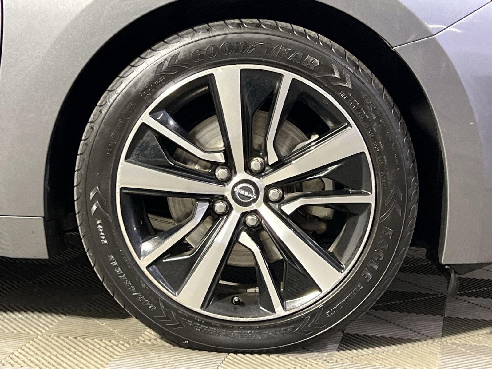 2023 Nissan Maxima SV