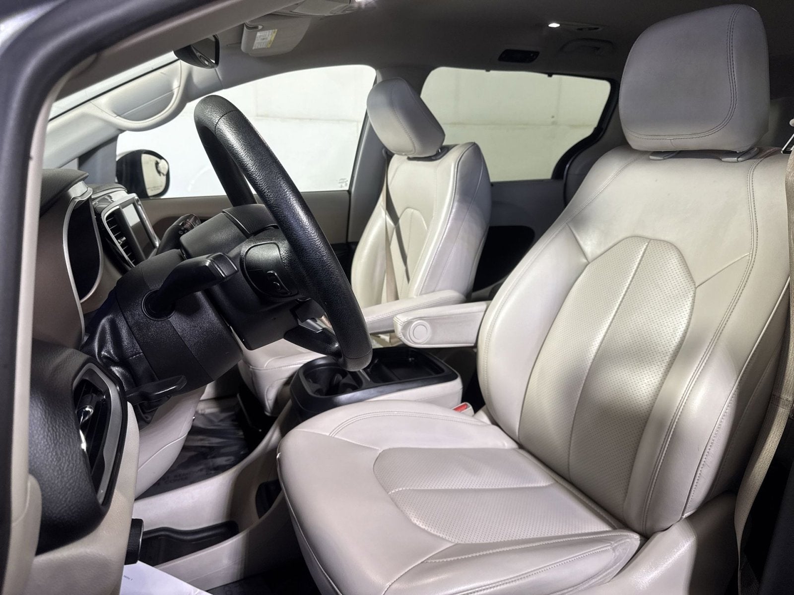 2021 Chrysler Voyager LXI