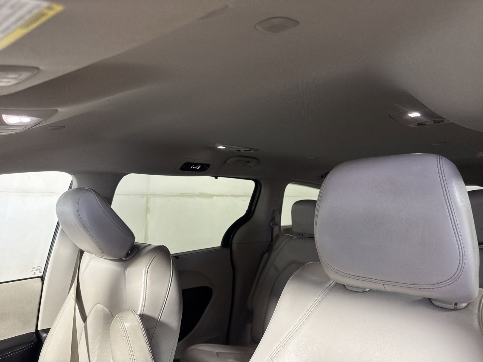 2021 Chrysler Voyager LXI