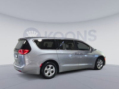 2017 Chrysler Pacifica Hybrid Touring Plus