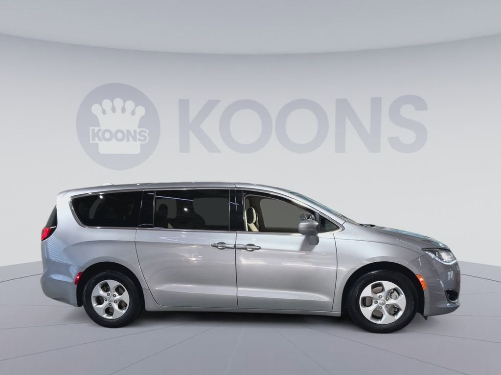 2017 Chrysler Pacifica Hybrid Touring Plus