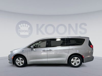 2017 Chrysler Pacifica Hybrid Touring Plus