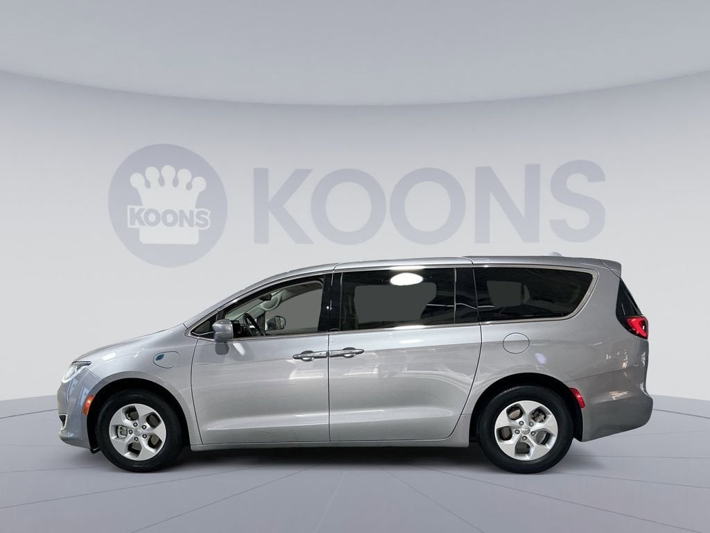2017 Chrysler Pacifica Hybrid Touring Plus