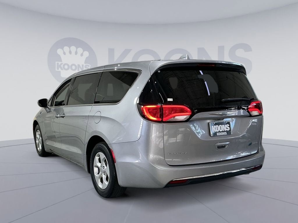 2017 Chrysler Pacifica Hybrid Touring Plus