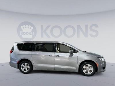 2017 Chrysler Pacifica Hybrid Touring Plus
