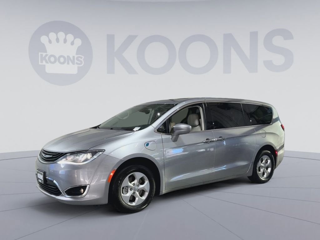 2017 Chrysler Pacifica Hybrid Touring Plus