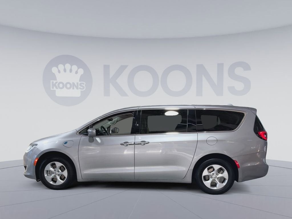 2017 Chrysler Pacifica Hybrid Touring Plus