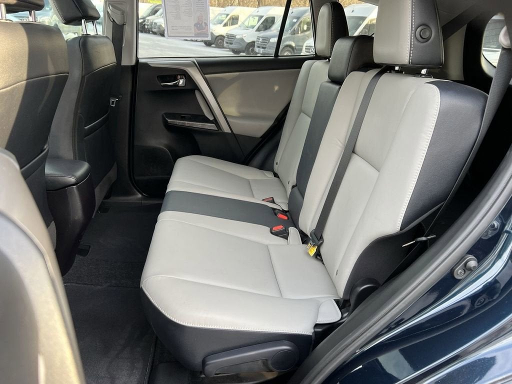 2017 Toyota RAV4 Platinum