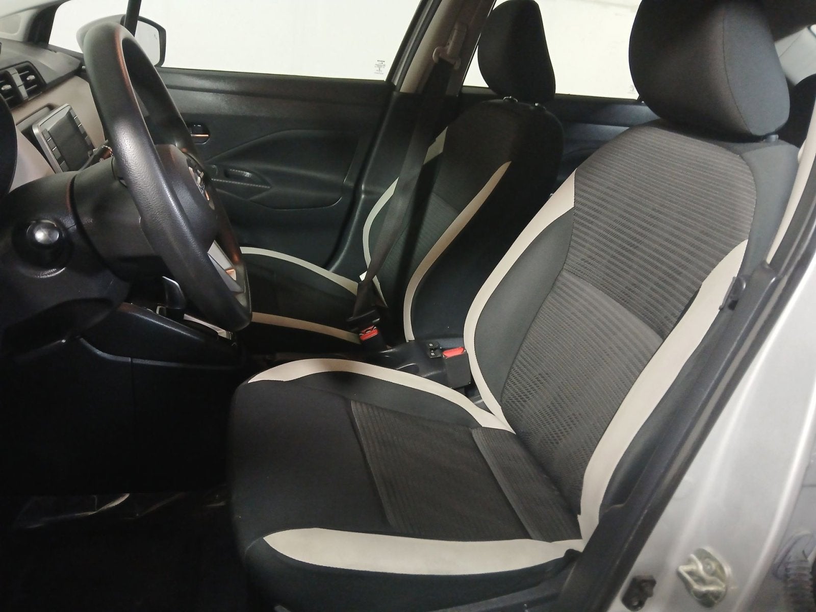 2021 Nissan Versa 1.6 SV