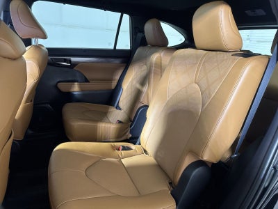2023 Toyota Highlander Platinum