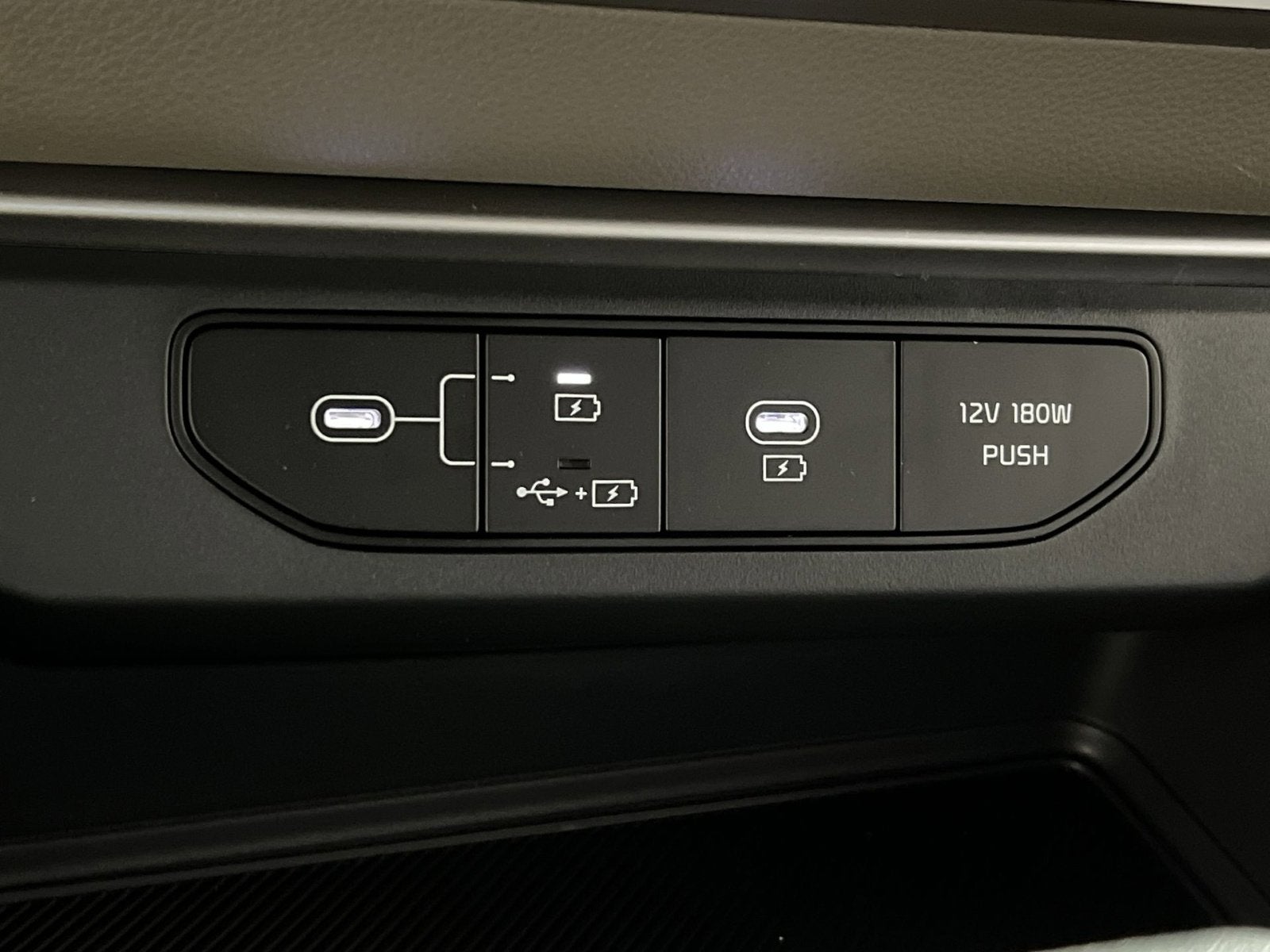 2026 Kia Carnival LX