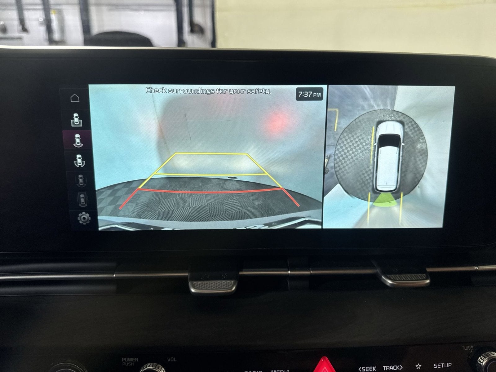 2024 Kia Carnival SX