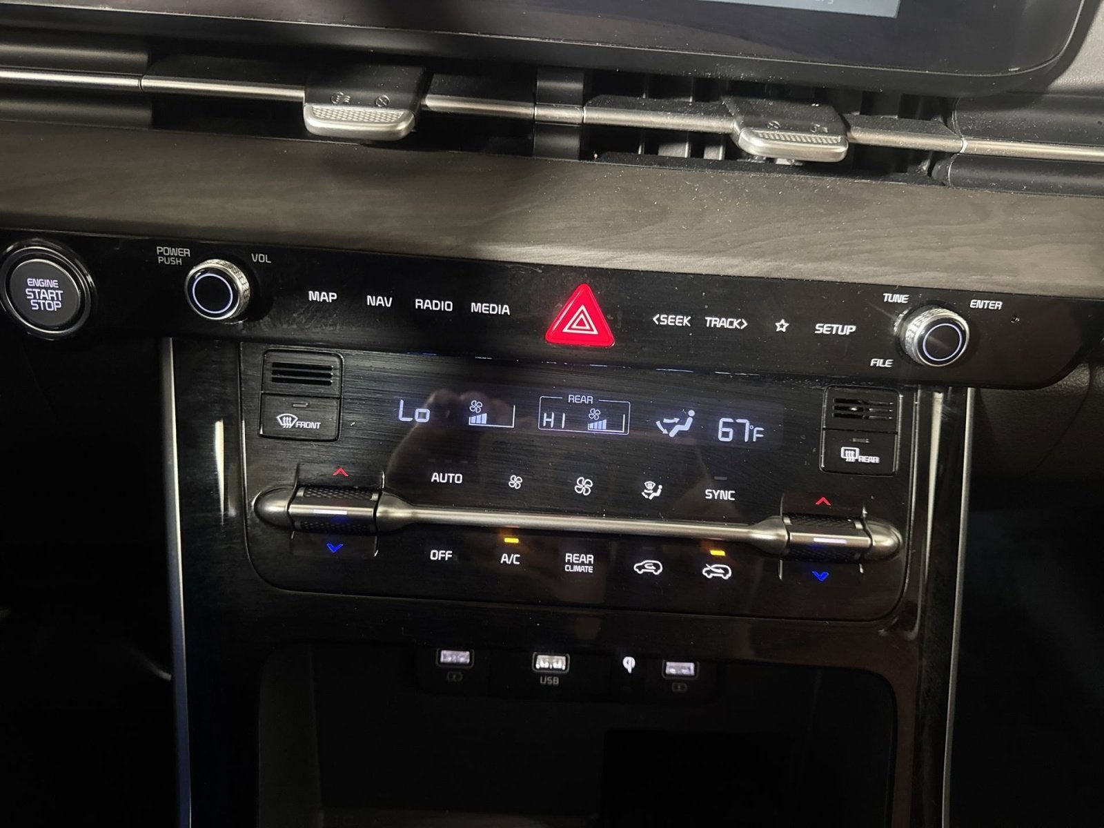 2024 Kia Carnival SX