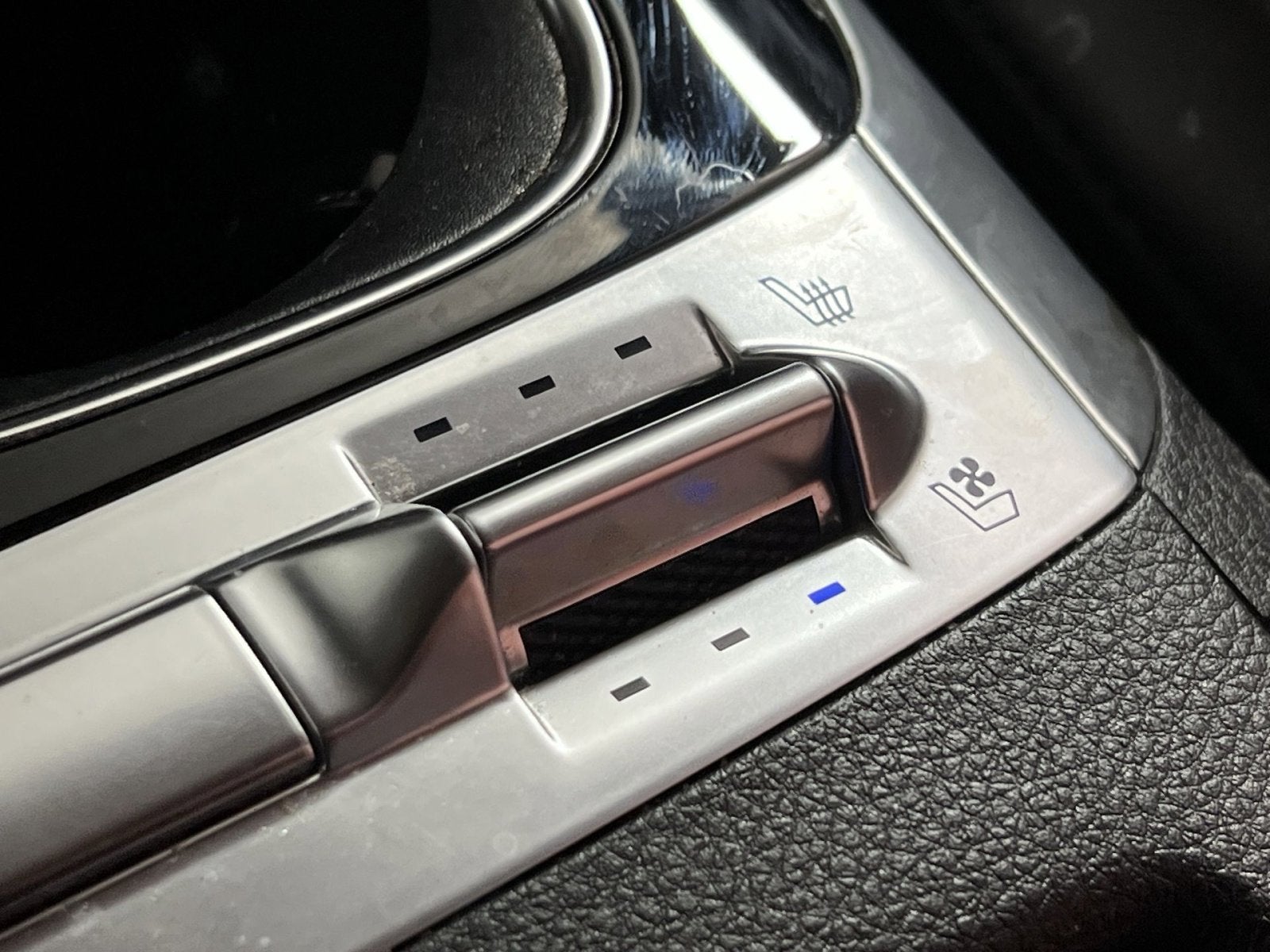 2024 Kia Carnival SX